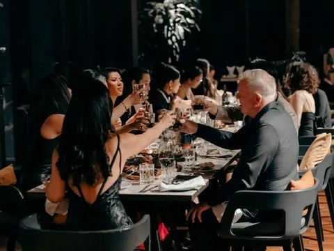 Khám phá ẩm thực quốc tế ở TPHCM: Hành trình từ bàn ăn đến quầy bar