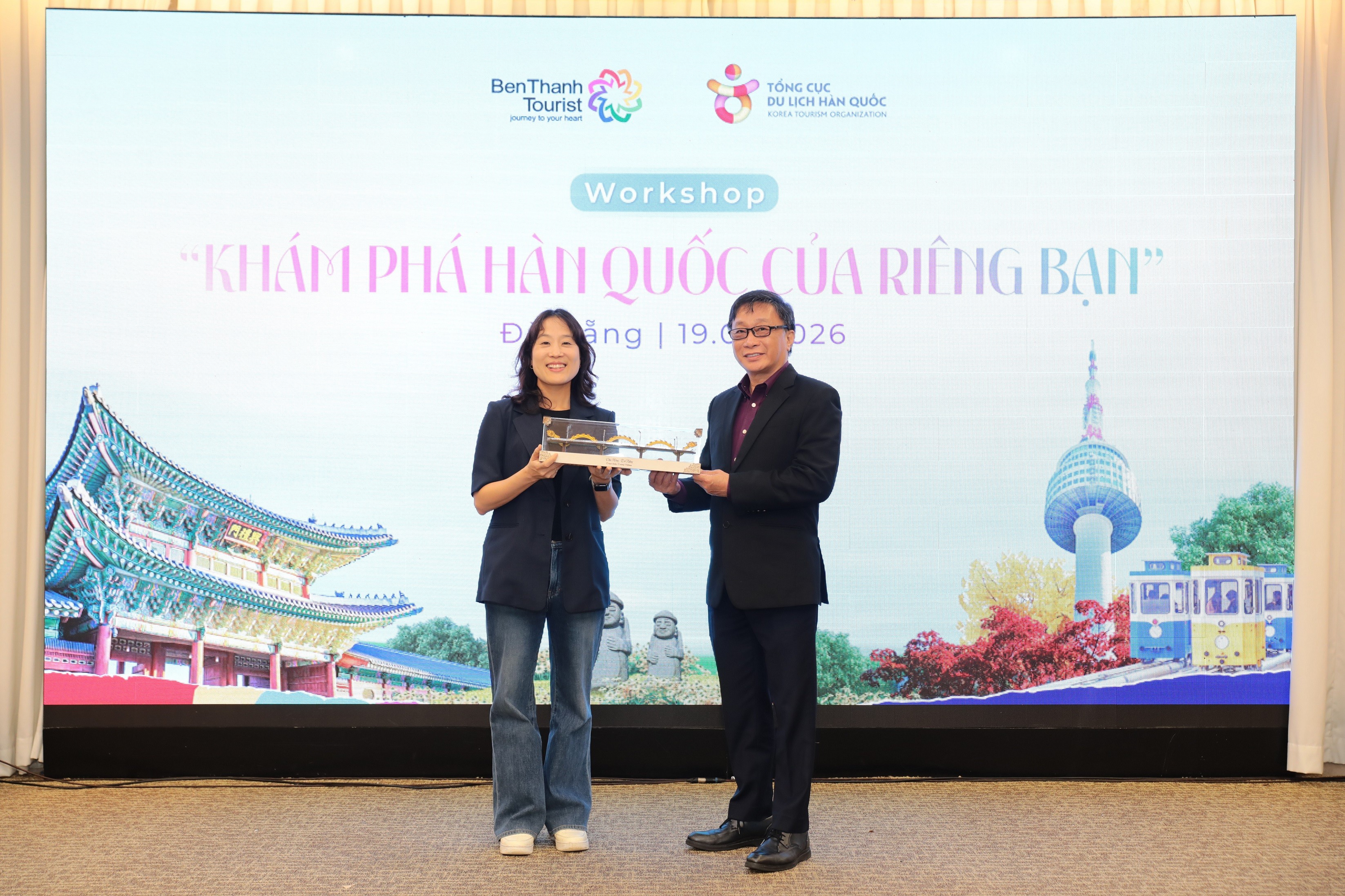 h01-ong-nguyen-ngoc-hoai-nguyen-tgd-benthanh-tourist-va-ba-park-eun-jung-truong-dai-dien-kto-tai-su-kien-1779246897 h01-ong-nguyen-ngoc-hoai-nguyen-tgd-benthanh-tourist-va-ba-park-eun-jung-truong-dai-dien-kto-tai-su-kien-1779246897.jpg
