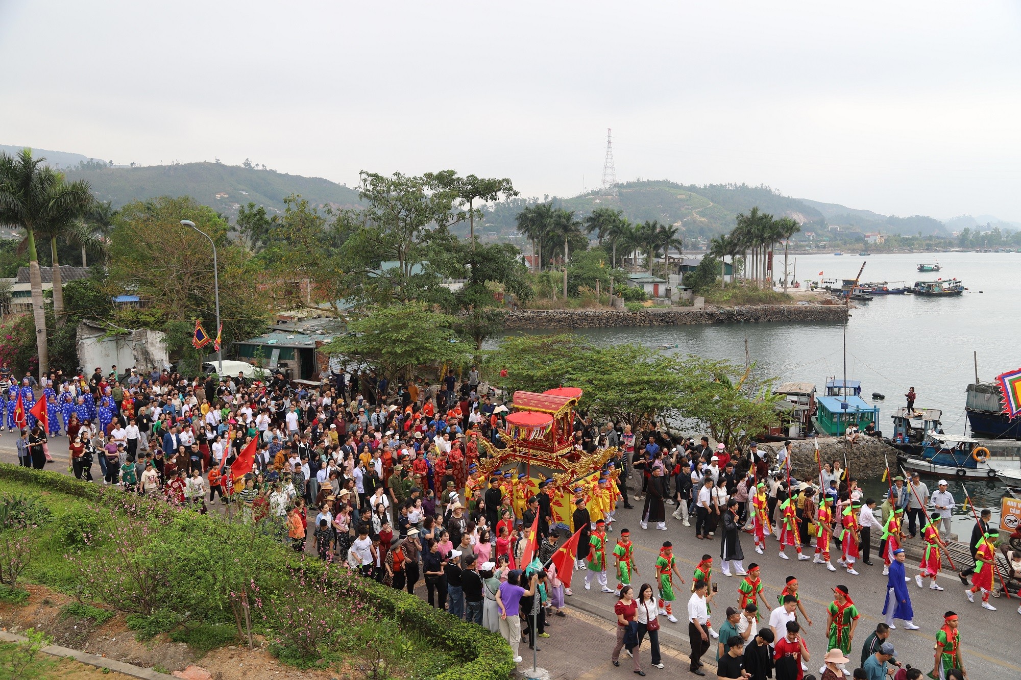 ruoc-den-cua-ong-1778857902.jpg