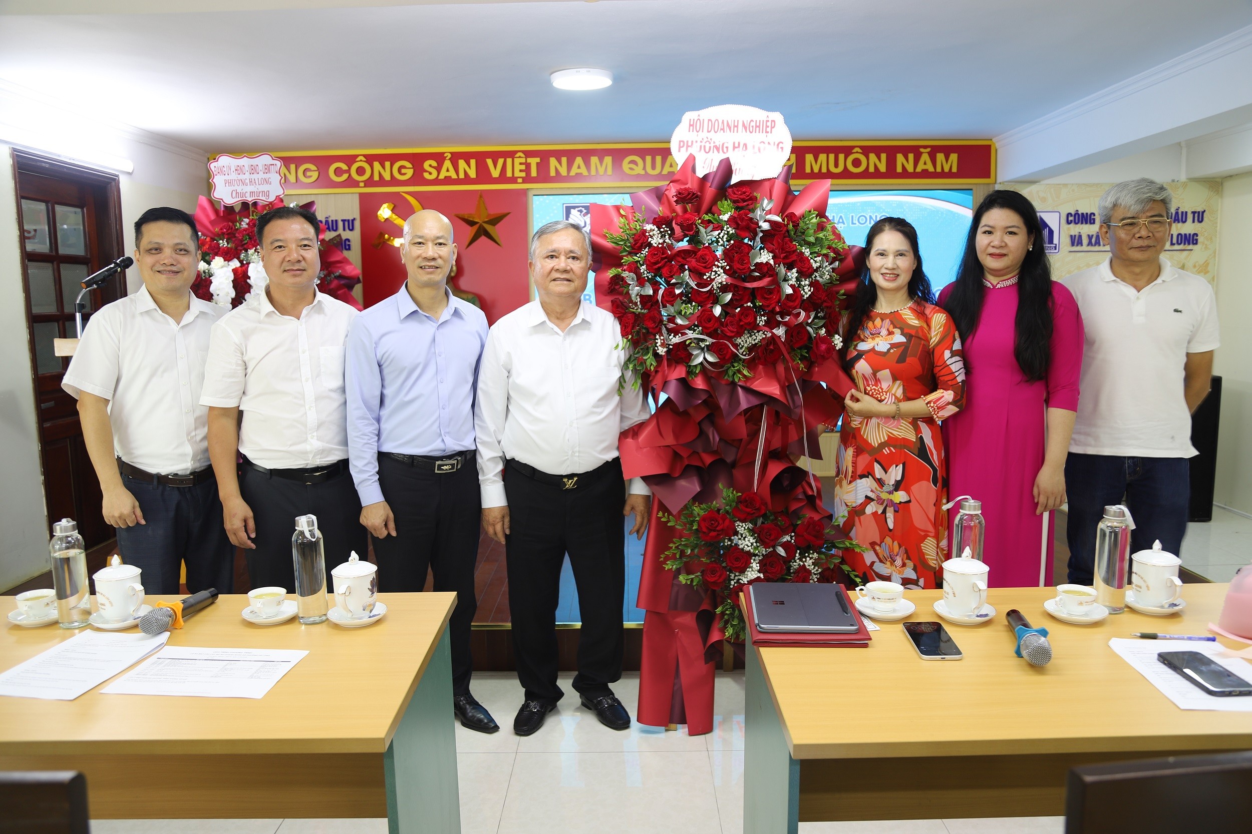 lanh-dao-hoi-doanh-nghiep-1780068552 lanh-dao-hoi-doanh-nghiep-1780068552.jpg