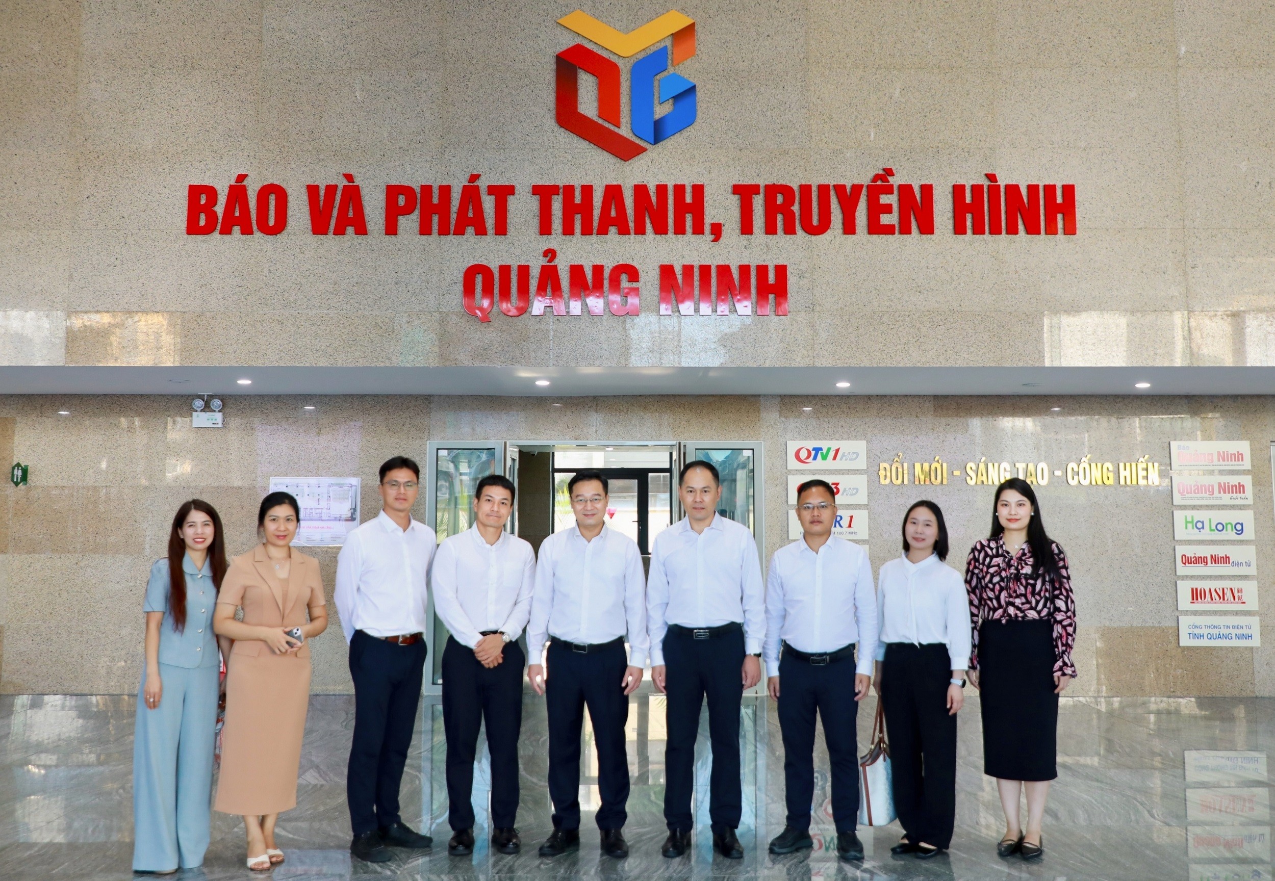 chup-anh-luu-nien2-1784105623.jpg