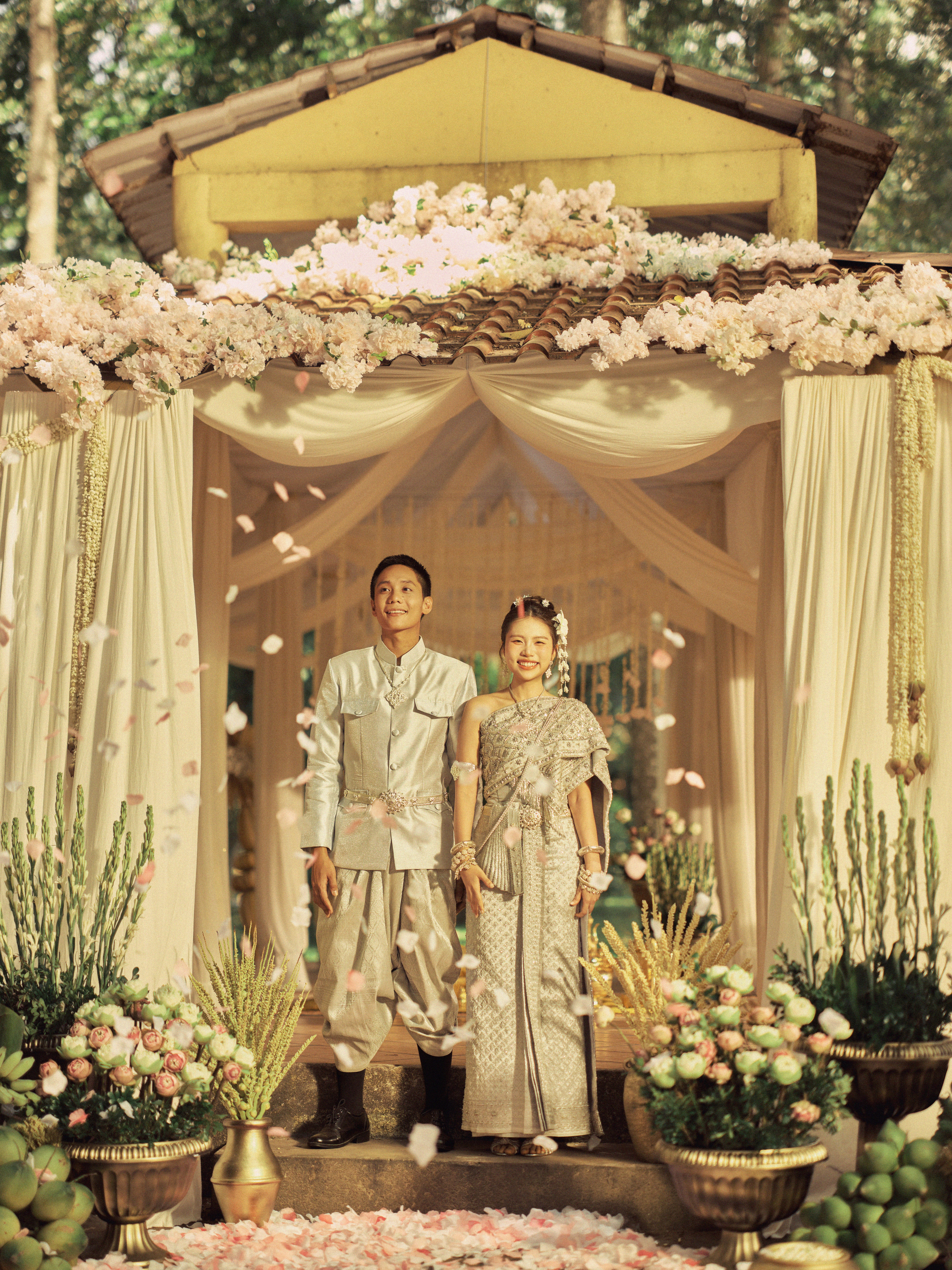 phuong-my-chi-thien-duong-voi-nguoi-thuong-1786590676 phuong-my-chi-thien-duong-voi-nguoi-thuong-1786590676.jpg
