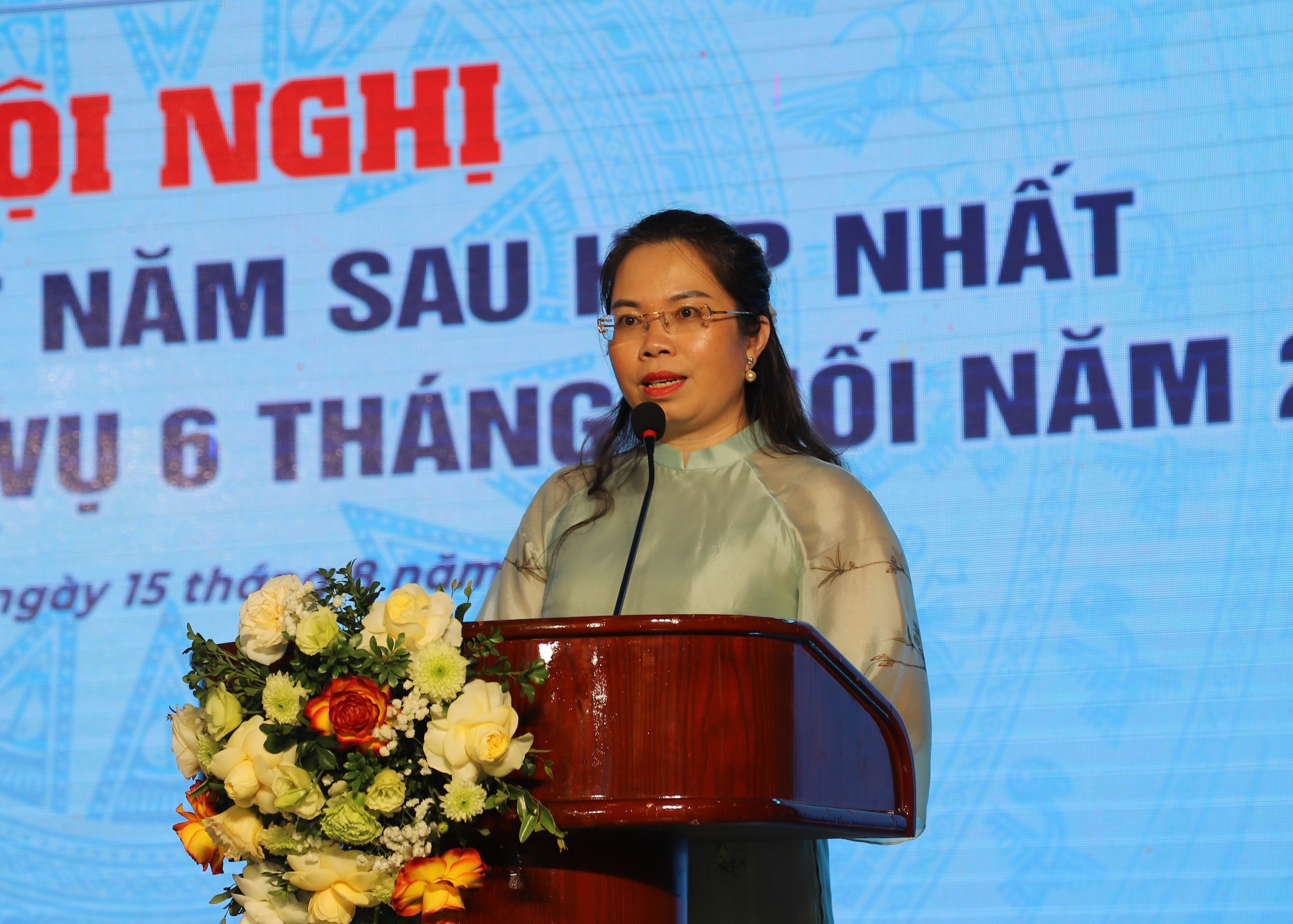 tham-luan-gai-1786886846 tham-luan-gai-1786886846.jpg