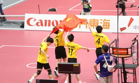 Bộ trưởng Lâm Thị Phương Thanh chúc mừng, biểu dương chiến tích vàng của đội tuyển cầu mây nữ