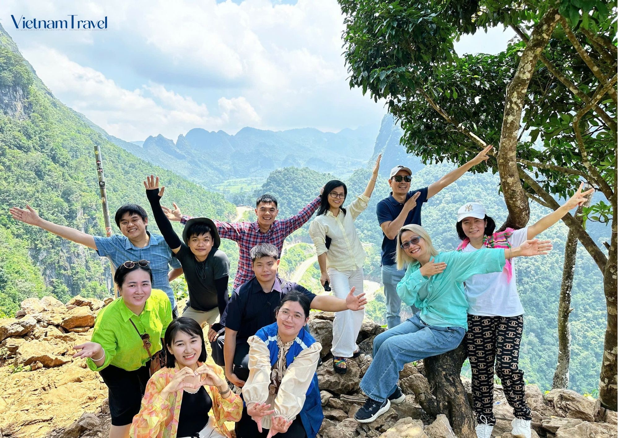 thiet-ke-chua-co-ten-3-1790614637 thiet-ke-chua-co-ten-3-1790614637.jpg